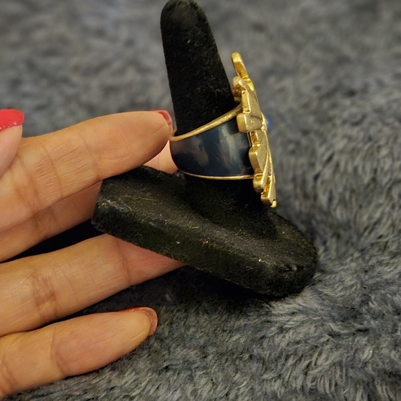 Lia Sophia ring size 5 - Picture 4 of 5